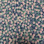 Tissu fleurs rose sur fonds bleu